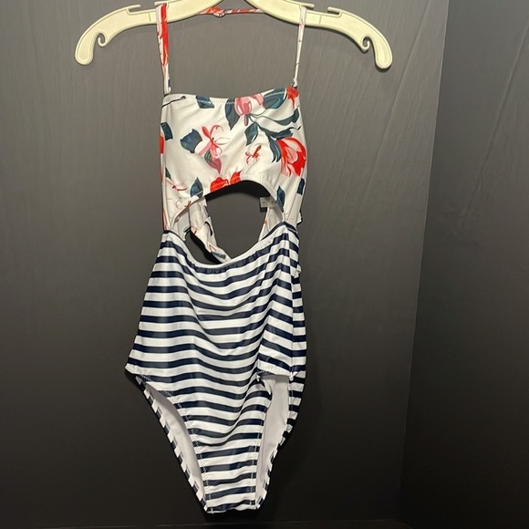 CUPSHE Halter One Piece High Waist Floral Stripe Bikini Swimwear in size Small - Picture 8 of 13